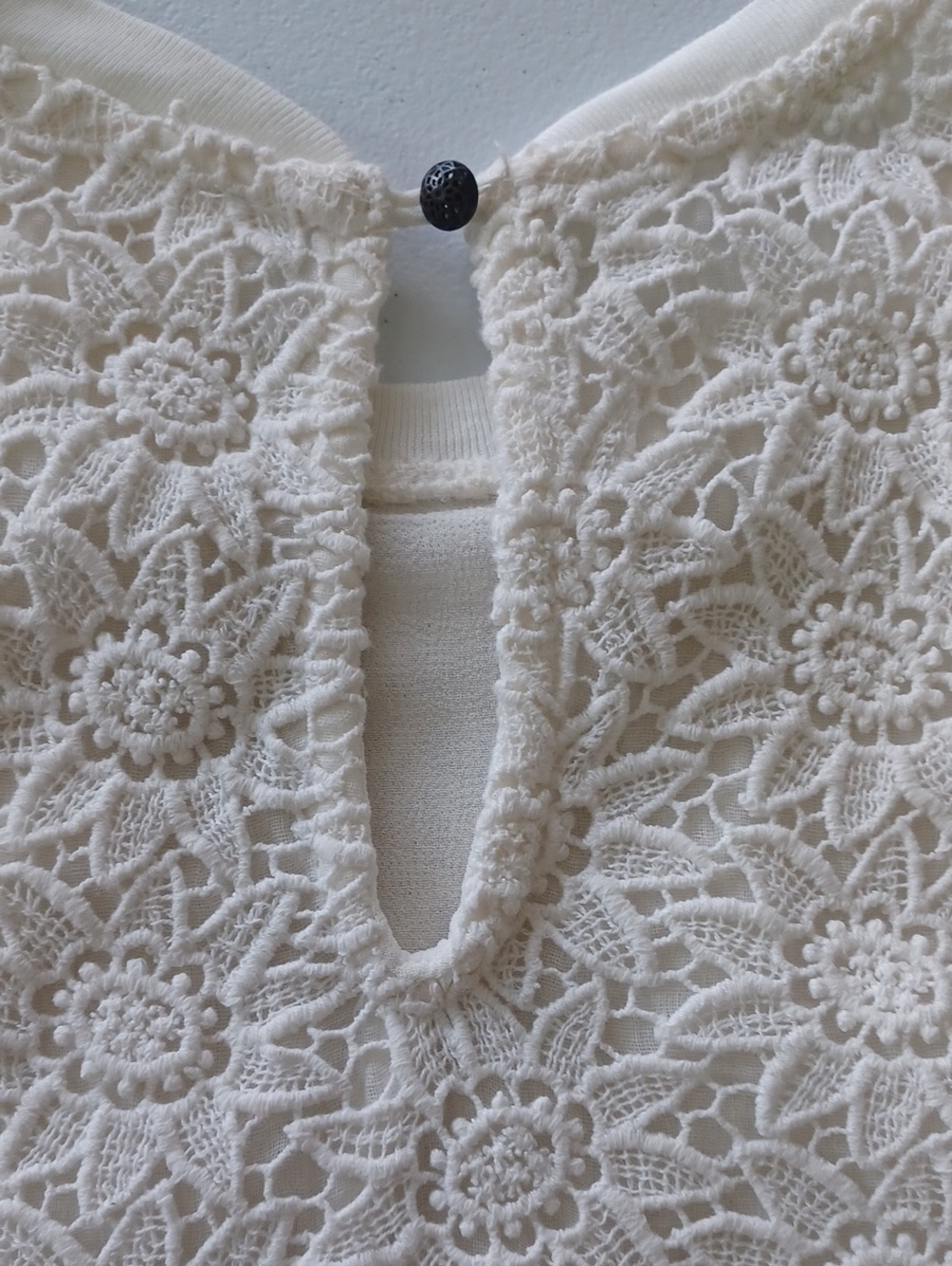 Anthropologie Maeve Cream Lace Top with Multicolor Floral Embroidery, Size S - Picture 6 of 12